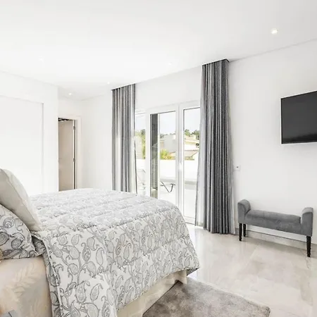 Vale Do Garrao Sleeps 6 Pool Air Con Wifi Villa *