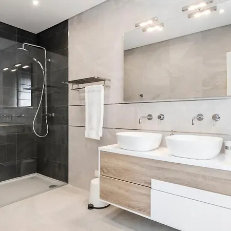 Vale Do Garrao Sleeps 6 Pool Air Con Wifi Villa