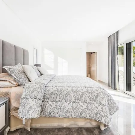 Vale Do Garrao Sleeps 6 Pool Air Con Wifi