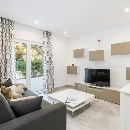 Vale Do Garrao Sleeps 6 Pool Air Con Wifi Villa *
